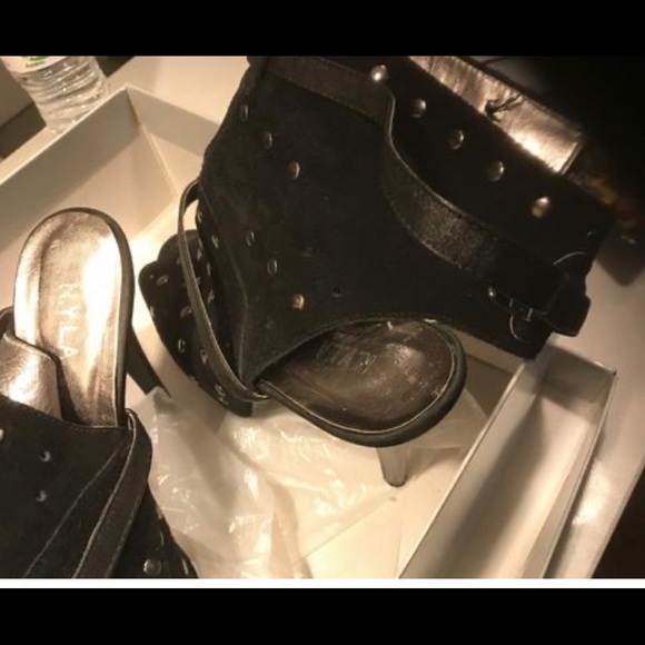 NYLA PEEP TIES STUDDED BOOTIE SIZE 8 - Picture 2 of 5